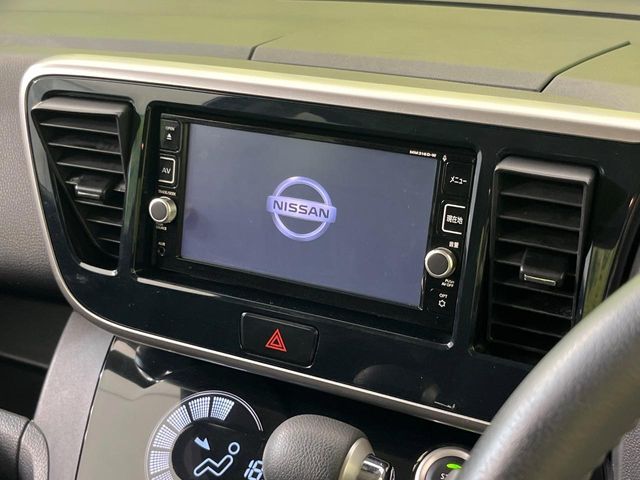 【純正ナビ】人気の純正ナビを装備。オーディオ機能も充実しており、Bluetooth接続すればお持ちのスマホやMP3プレイヤーの音楽を再生可能！毎日の運転がさらに楽しくなります！！