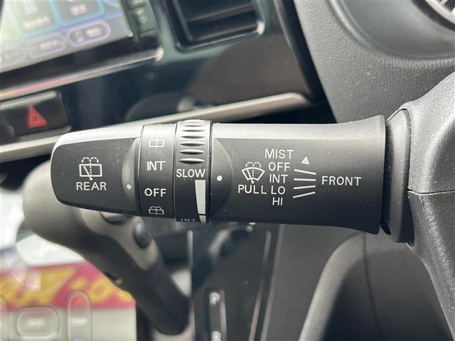 【運転席操作部】快適なドライブを楽しむための機能が装備されています！運転席から触れるので、使いやすいです！除菌プランいれていただくと、さらに清潔で安心していただけます！