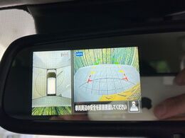 【アラウンドビューモニター】専用のカメラにより、上から見下ろしたような視点で360度クルマの周囲を確認することができます☆死角部分も確認しやすく、狭い場所での切り返しや駐車もスムーズに行えます。