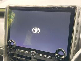 【純正ナビ】人気の純正ナビを装備。オーディオ機能も充実しており、Bluetooth接続すればお持ちのスマホやMP3プレイヤーの音楽を再生可能！毎日の運転がさらに楽しくなります！！