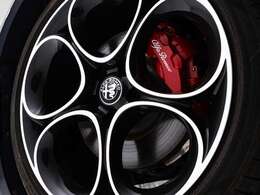 本車両はレンタカーアップなので安心！レンタカーは半年ごとの法定点検が義務付けられているため、しっかりとした車両整備が為されてきております。また、レンタカー車は基本的に禁煙なのも嬉しいポイントのひとつ。