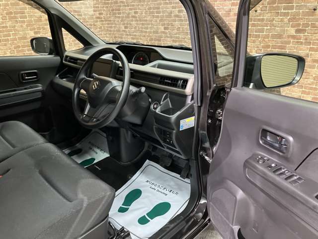 ■遠方にお住まいの方へ■　当社ではお車の販売を大阪府・和歌山県に在住のお客様のみとさせていただいております。誠に勝手ながら、ご理解とご協力を賜りますようお願い申し上げます。