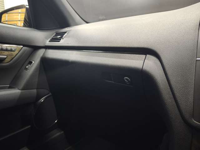 みなさまのお車選びのお手伝いをさせてください。スタッフ一同心よりご来店、お問い合わせをお待ちしております。カーセンサー