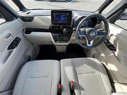 こちらインパネ全体の写真になります。納車はおおむね2週間程度（必要書類の状況により）で行っております。人気の車両になりますので、お早目のご検討をおすすめします。当店自慢の一台です！