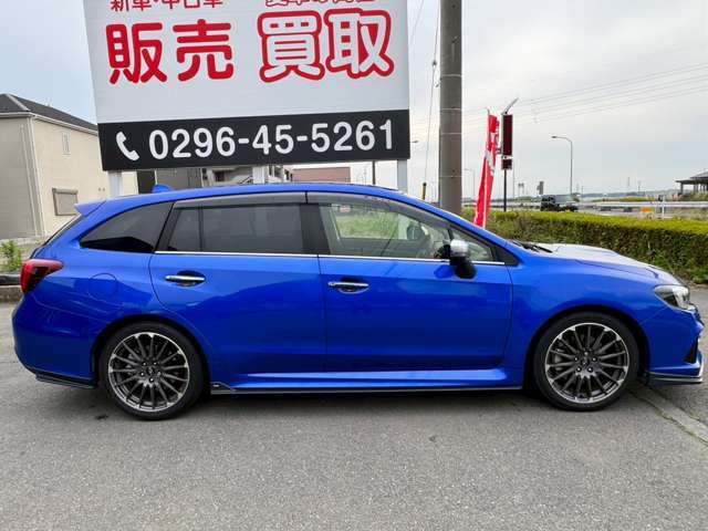 STIリップ付きのレヴォーグ入庫致しました！状態も良くおススメ車両です！自信の安心価格設定になっておりますので是非ご検討下さい！声掛かりが多い車両の為、早い者勝ちの1台となります。全国対応可能です