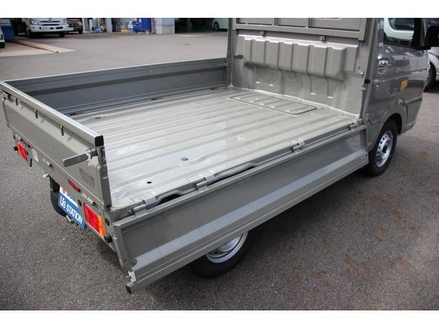 【車両状態証明書】とは…認定検査員が、内・外装、修復歴の有無を厳正にチェックし、車両状態を総合評価点10段階で表示！