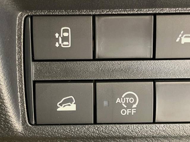 【パワースライドドア】スマートキーや運転席のスイッチでスライドドアの開閉が可能♪電動だから力を入れてドアを開ける必要が無く、小さいお子様でも、重い荷物を持っている時もラクに開け閉めできます♪