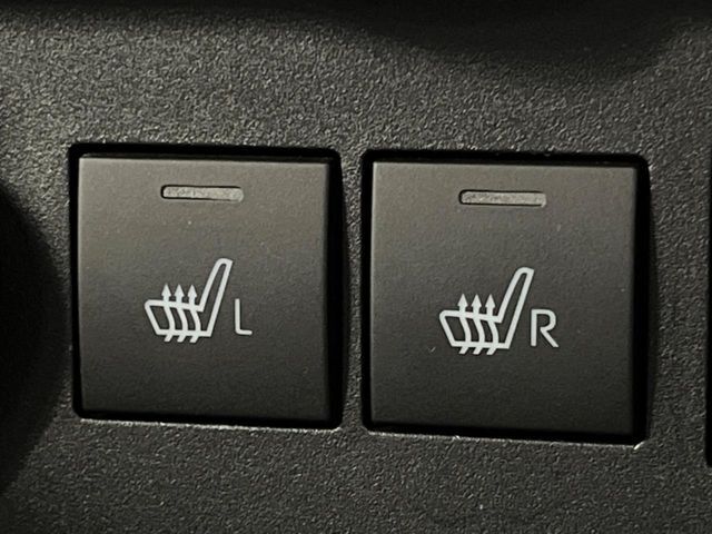 【シートヒーター】寒い日に重宝するシートヒーター！エアコンより早く温まってくれるので寒がりの人も安心ですね♪エアコンの温風は乾燥するから苦手、という方にもをおすすめです。