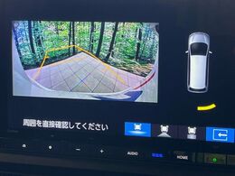 【バックカメラ】駐車時に後方がリアルタイム映像で確認できます。大型商業施設や立体駐車場での駐車時や、夜間のバック時に大活躍！運転スキルに関わらず、今や必須となった装備のひとつです！