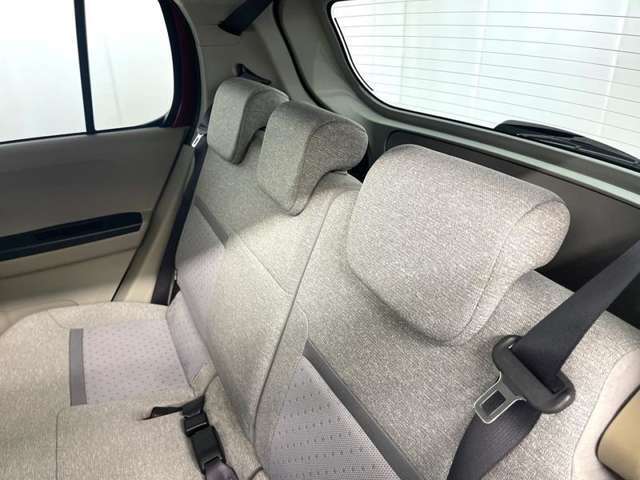 車内洗浄・艶出し・除菌＆消臭と、隅々までまるまるクリーニング！洗浄剤は天然素材のため、肌に優しい仕上がりです。