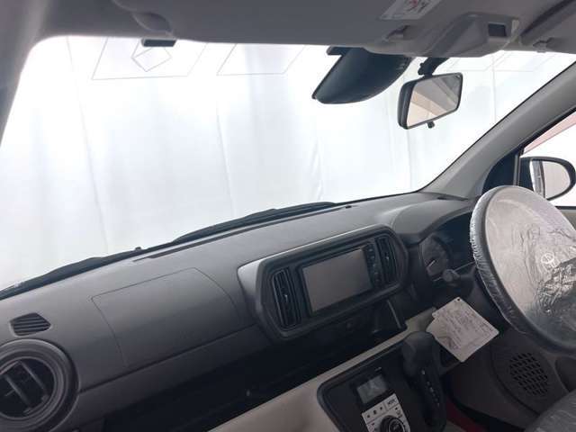 コンパクトカーならではの小回りの良さで、街乗りでもスイスイと！運転しやすいお車です。