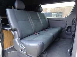 新車時よりカバーをつけて乗っておりましたのでシートすれ等は一切ございません