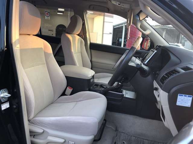 運転席・助手席です☆