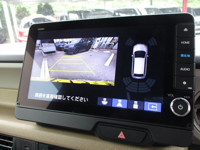 駐車時はバックカメラで後方確認ができ、コーナーセンサーも搭載されております。
