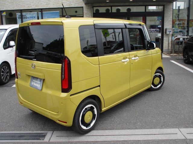 ご納車前に法定12ヶ月点検整備を無料で行ってからお渡し致します。（例：エンジンオイル交換など）