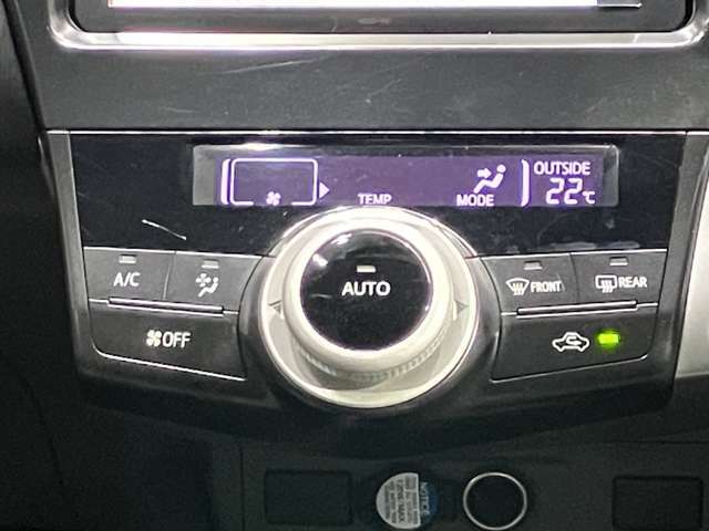 【オートエアコン】温度を設定すれば自動で空調調整をしてくれます★ボタンひとつで簡単便利！