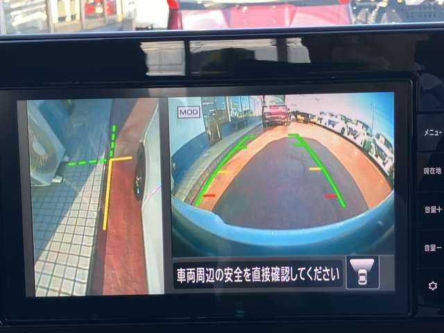 左サイドカメラとフロントカメラ運転席から死角となりやすい車両左前部分や前方部分もバッチリ見えます♪