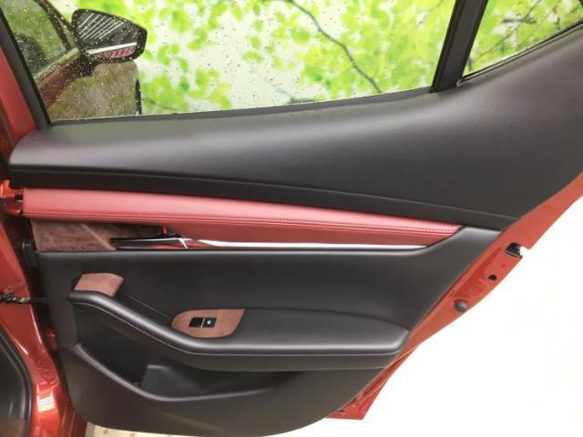 WECARS（ウィーカーズ）は全国250店舗展開！お客様が安心してカーライフをお楽しみいただけるよう社員一同心を込めてサポートいたします。