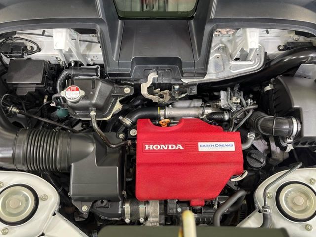 親切・丁寧な専門メカニックスタッフが応対！・車検・点検整備・事故等の修理などアフターサービスも安心。お車のカスタマイズもネクステージのサービススタッフまでご相談ください！