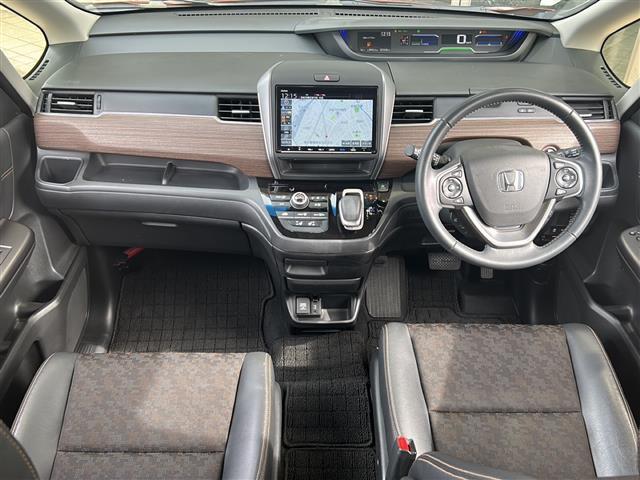 【インパネ全体】全方位で視界が広く、高い目線で運転もしやすいです！