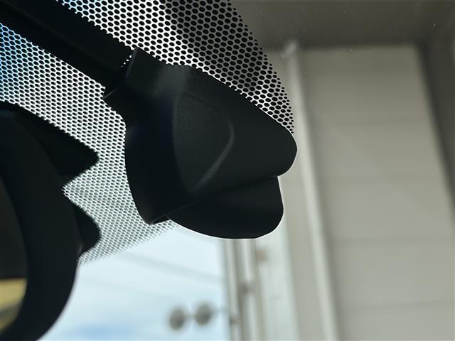 【バックミラー】大きくて見やすいので、後方を見るときも安心です！