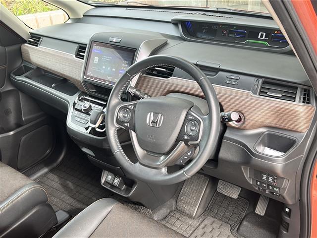 【インパネ全体】全方位で視界が広く、高い目線で運転もしやすいです！