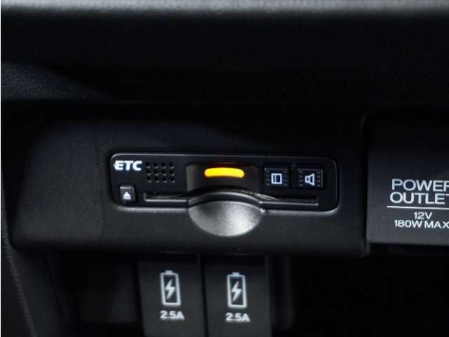 今や必需品の◆ETC車載器　装備車◆　有料道路を利用する際にスムースに通過でき、わずらわしい料金支払いから開放されます！