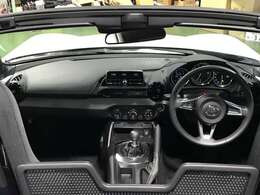 快適な室内空間が広がります。デザイン性と操作性を両立したインテリアでドライバーを飽きさせません☆