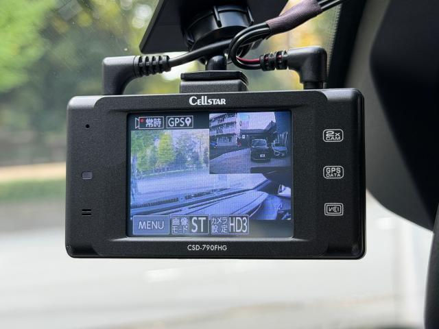 ドライブレコーダーを装備しております。