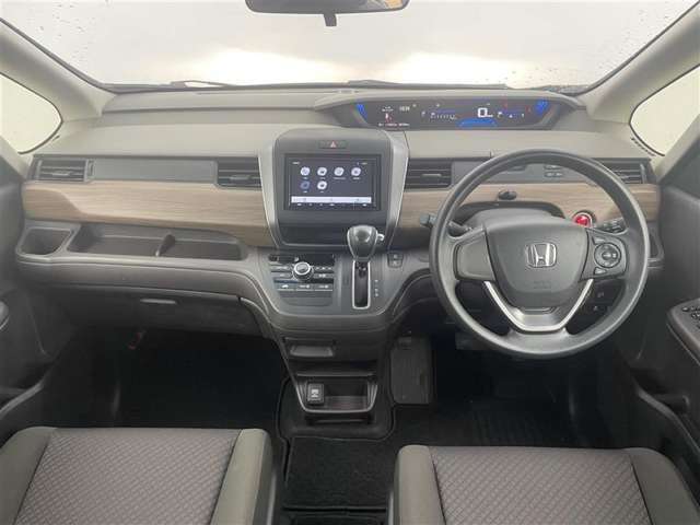 【インパネ全体】全方位で視界が広く、高い目線で運転もしやすいです！