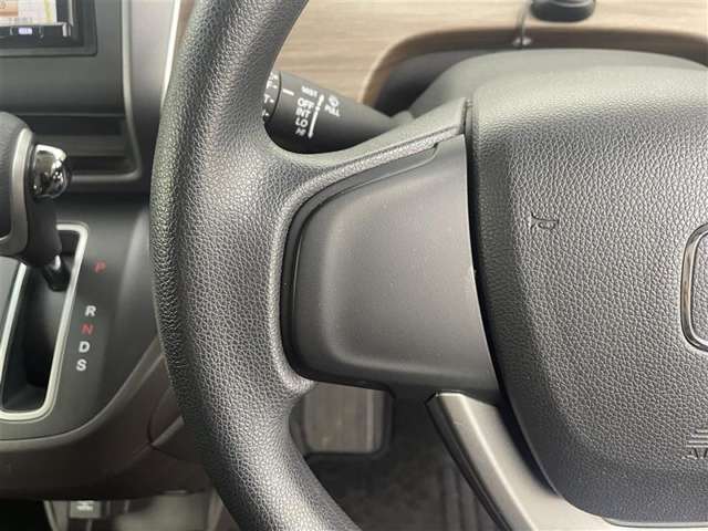 【運転席操作部】快適なドライブを楽しむための機能が装備されています！運転席から触れるので、使いやすいです！除菌プランいれていただくと、さらに清潔で安心していただけます！