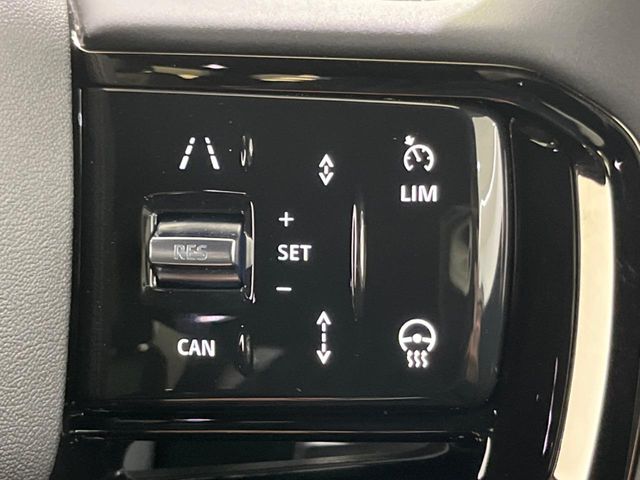 ◆アダプティブクルーズコントロール『ミリ波レーダー+ステレオカメラにより前方車輌を認識し、高速道路などの自動車専用道路では追従機能付きのクルーズコントロールをご利用になれます。』