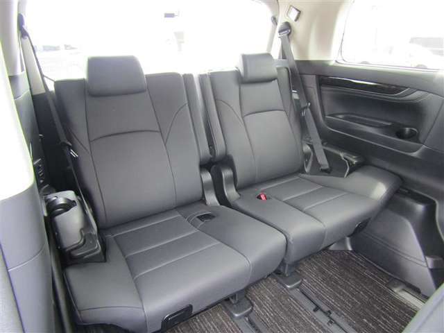 販売だけでなく、車検・修理・鈑金等、車の事なら幅広くサポートさせて頂いております。