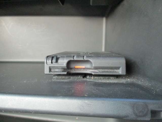 高速利用時に便利なETCを搭載。