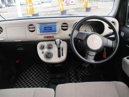 中古車販売士の資格を持った担当がご案内させて頂きます。お気軽にご相談下さい。