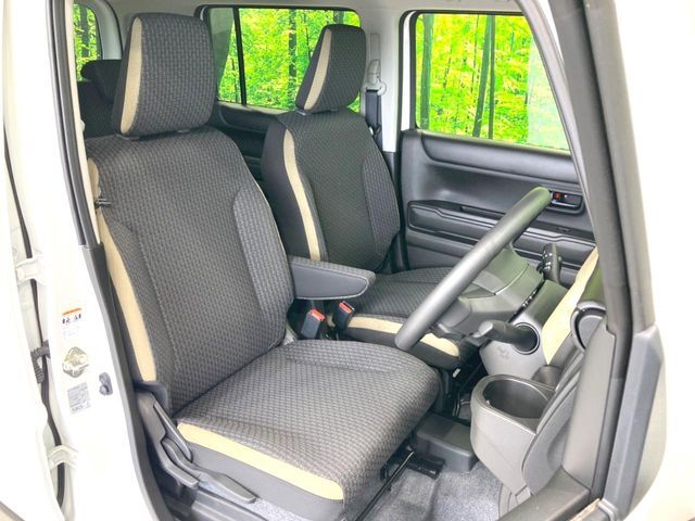 もちろん車内はキレイです♪よりクリーンな状態をキープしたいお客様には『ナノゾーンコート』がおすすめ！新型コロナウイルス対策や、除菌・消臭に効果を発揮し多くの方にご好評いただいております。