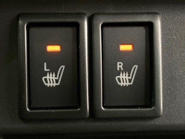 【シートヒーター】寒い日に重宝するシートヒーター！エアコンより早く温まってくれるので寒がりの人も安心ですね♪エアコンの温風は乾燥するから苦手、という方にもをおすすめです。