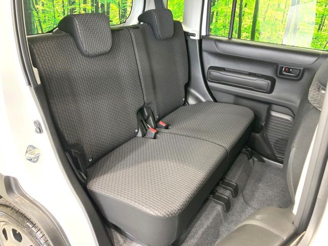 高品質なオリジナルフロアマットもオプションにてご用意しております。お好きなデザインやカラーをお車に合わせて選んでいただくことができます♪