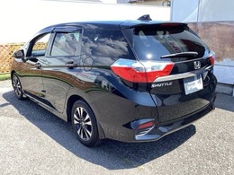 自社整備工場で点検整備をおこなってからお渡ししています。車検が残っている場合は『12ヶ月点検整備』を、車検整備付きの場合は『車検整備』をおこないます。整備費用は車両本体価格に含まれています。