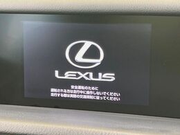 【メーカー純正ナビ】インテリアに溶け込むスタイリッシュな「専用設計」メーカーナビを装備♪視認性や操作性など基本性能にも優れ、より上質なカーライフをお楽しみいただけます。