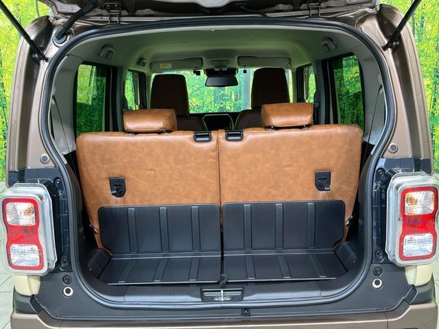 積み下ろしのしやすいデッキにはたっぷりと荷物を積み込んでいただけます。遊びから仕事まで、様々なシーンで頼れます♪