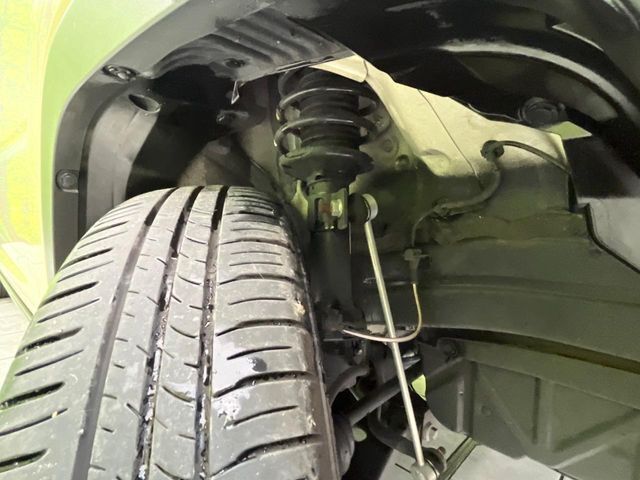 お車を安心してお乗りいただく為には、足回りの定期点検が欠かせません。サービスサポート（有償保証）では無料点検もご提供しており、安心のカーライフをお過ごしいただけるサポート体制が整っています。