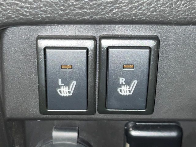 【シートヒーター】寒い日に重宝するシートヒーター！エアコンより早く温まってくれるので寒がりの人も安心ですね♪エアコンの温風は乾燥するから苦手、という方にもをおすすめです。