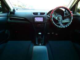 当社メンテナンスは、大手ケミカルメーカーWAKO'Sと提携を結び良い車へと仕上げております。今回も、とにかく内外装共に上質な1台を入庫いたしましたのでご確認ください。勿論入庫時に内外装クリーニング済みです。