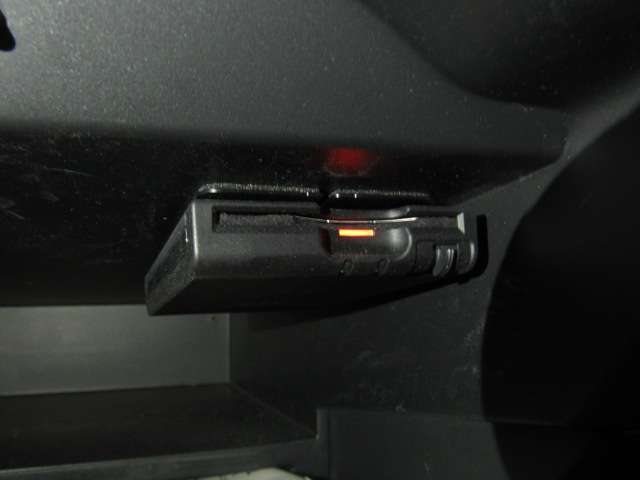 人気のオプションETC付き！高速道路の料金が優遇されます！料金所もノンストップ通過！後から付けると2万円前後はするオプションですのでお得です！