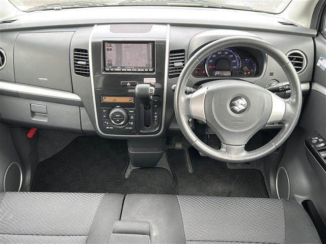 ナビ(型式)CD/DVD/USB/BT/フルセグTVがお楽しみいただけます！