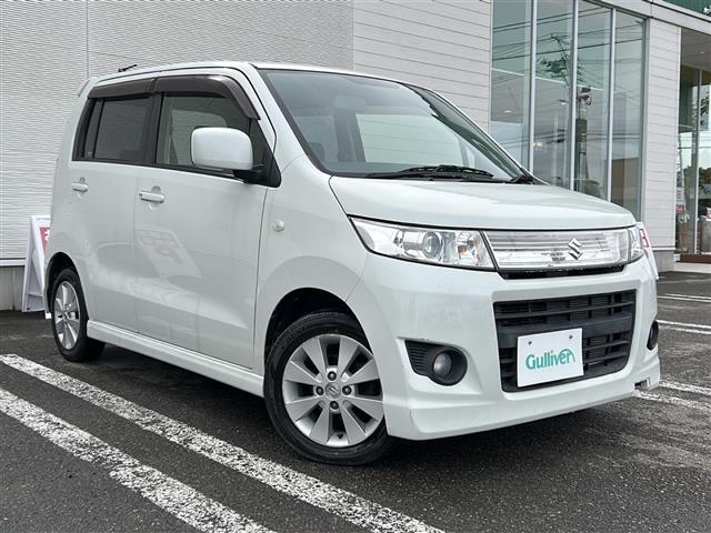 展示場には厳選した4WD車をご用意心行くまで比較していただけます。落ち着きのある空間で、ゆったりとお過ごしいただけます。キッズスペースもございますので、小さなお子様連れのお客様も安心してご来場下さい。