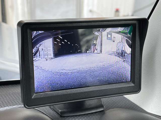 車検対策のためフロントカメラを取り付けております。