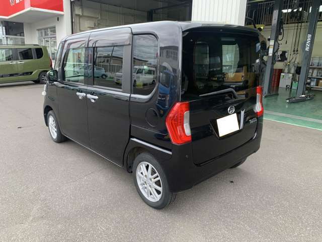 国交省の代わりに車検認定ができる「陸運局指定工場」の資格をもっており、熟練の整備士や国家資格を持った整備士が揃ってます！