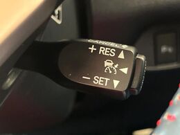 【レーダークルーズコントロール】高速道路での長距離走行が楽に！！自動で速度を保つクルーズコントロールが、衝突軽減システムと連携し、前方の車両を感知して車間を保つように速度調節してくれます！！